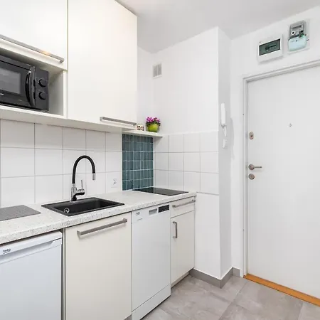 Broniewskiego 24a By Homeprime *