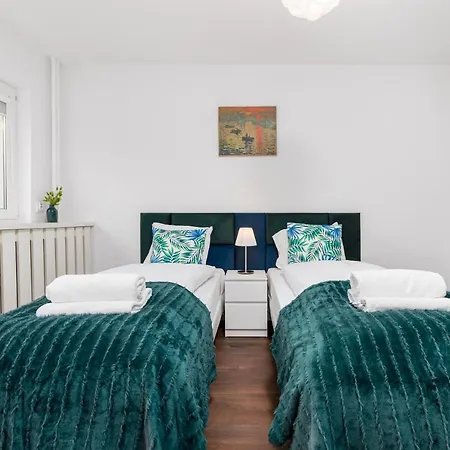 Broniewskiego 24a By Homeprime *